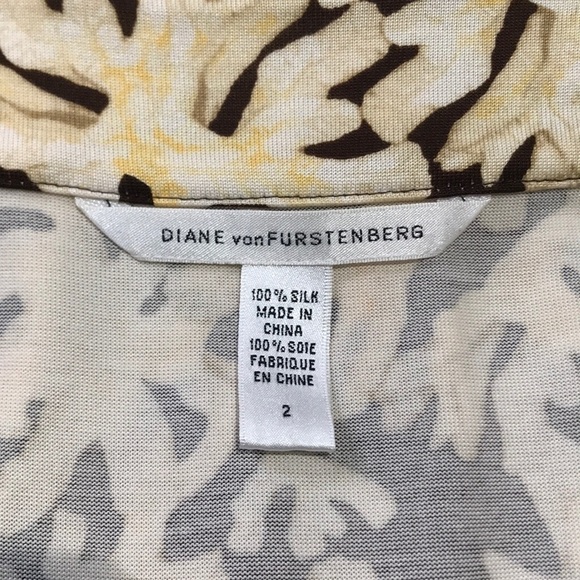 Diane Von Furstenberg Floral Silk Wrap Dress size small - Picture 6 of 8